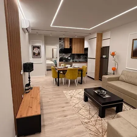 Majushi Apartament Fier